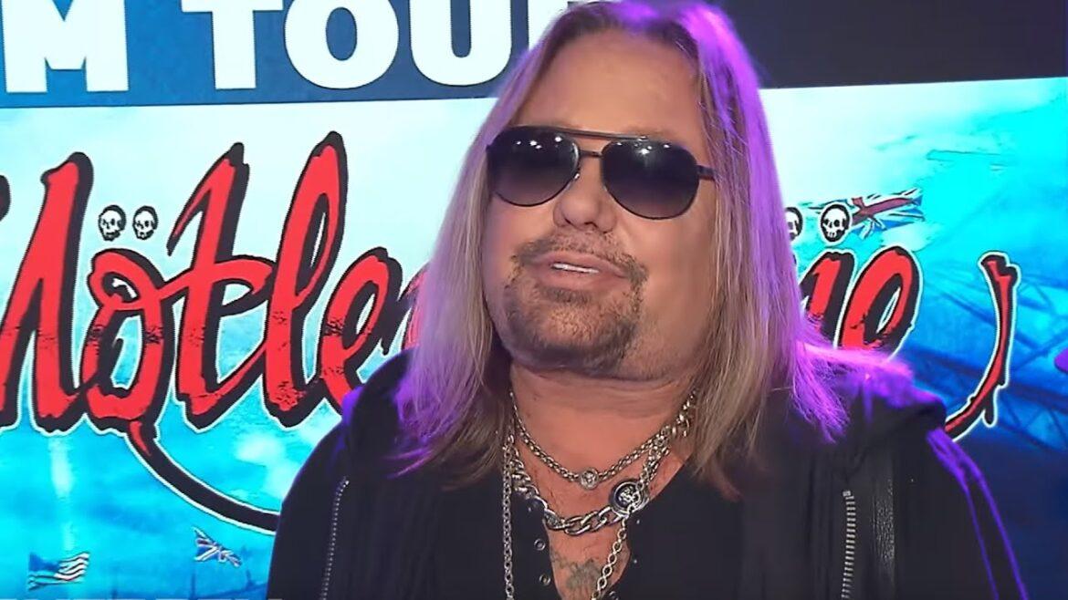 MÖTLEY CRÜE’s Nikki Sixx Has No Choice But To Fire Vince Neil For A Second Time