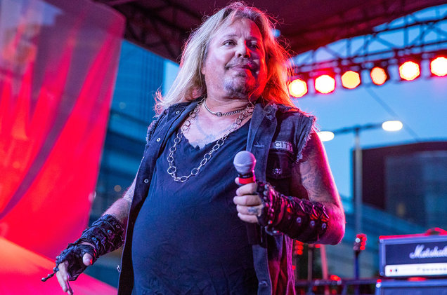 Producer Tom Werman’s Nightmarish Experience Cutting Vince Neil’s Vocals In The Studio: “He didn’t produce too many keepers…”